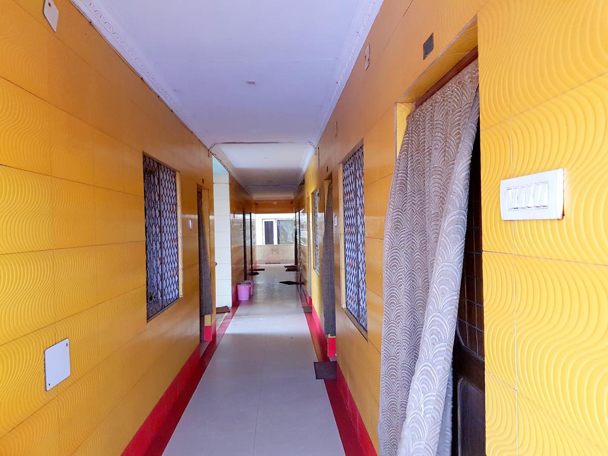 Hotel Swarg 푸리 외부 사진